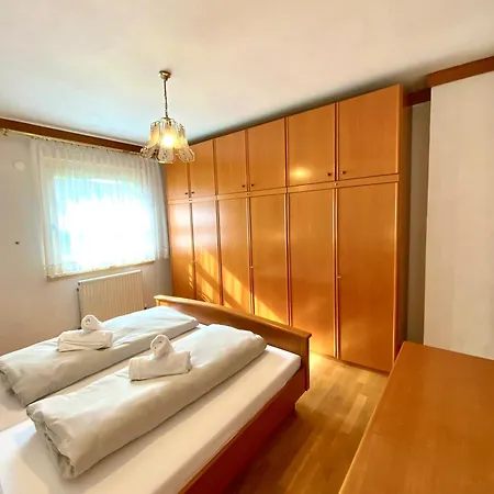 Garden Paradise - Ferienhaus Mit 400m2 Garten - Naehe Ossiacher See * Villach