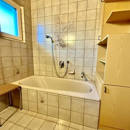 Holiday home Garden Paradise - Ferienhaus Mit 400m2 Garten - Naehe Ossiacher See Villach