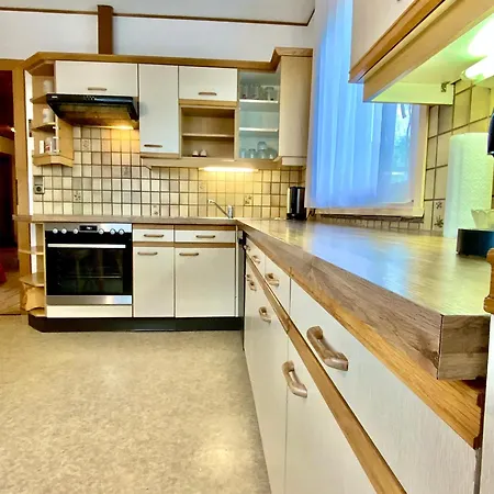 Garden Paradise - Ferienhaus Mit 400m2 Garten - Naehe Ossiacher See Villach