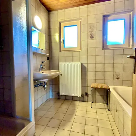 Holiday home Garden Paradise - Ferienhaus Mit 400m2 Garten - Naehe Ossiacher See