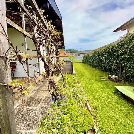 Garden Paradise - Ferienhaus Mit 400m2 Garten - Naehe Ossiacher See Holiday home *